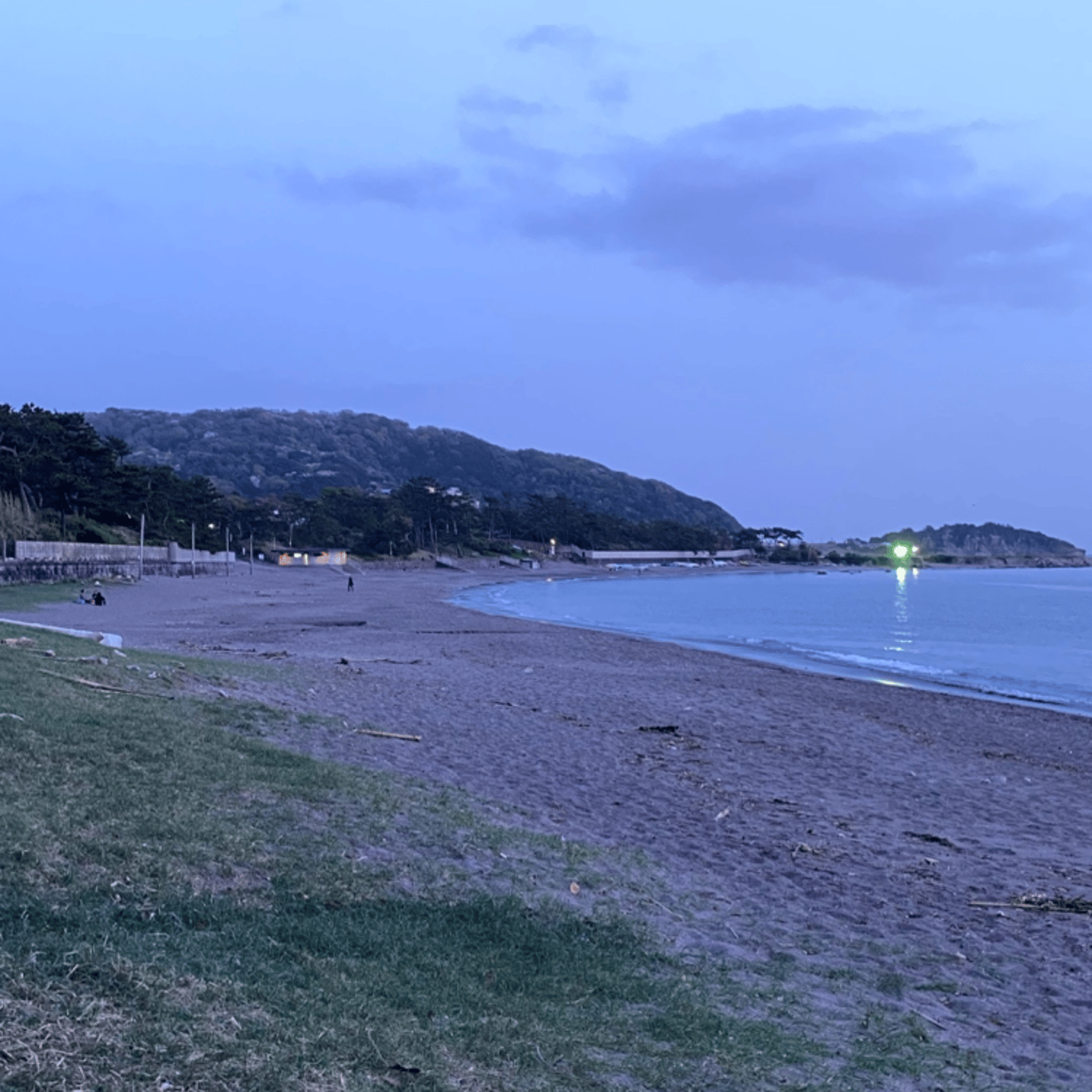 夕暮れの波音とトパーズの空🍋〜葉山の浜辺から episode artwork