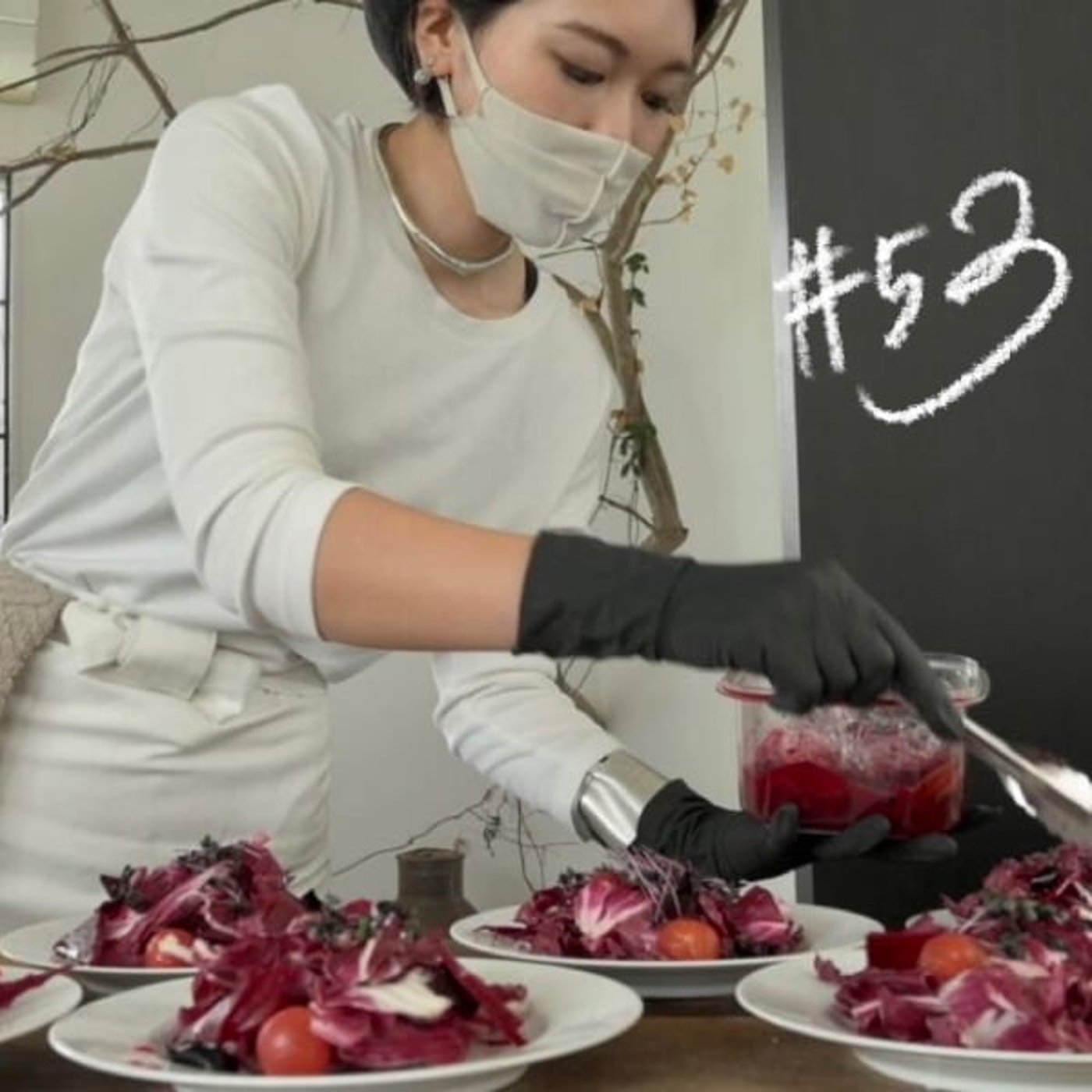 #53 ヒーローが変身するように、白いエプロンで変身する #53 ヒーローが変身するように、白いエプロンで変身する