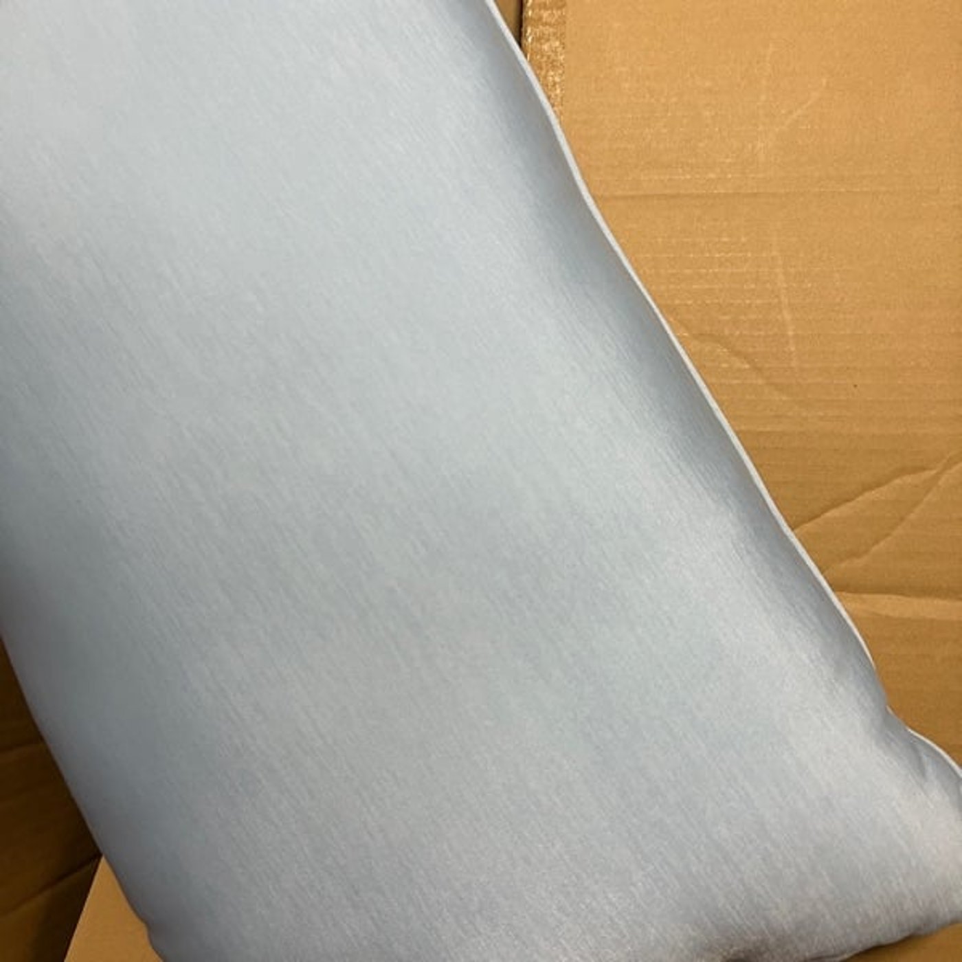 枕届きましたwww