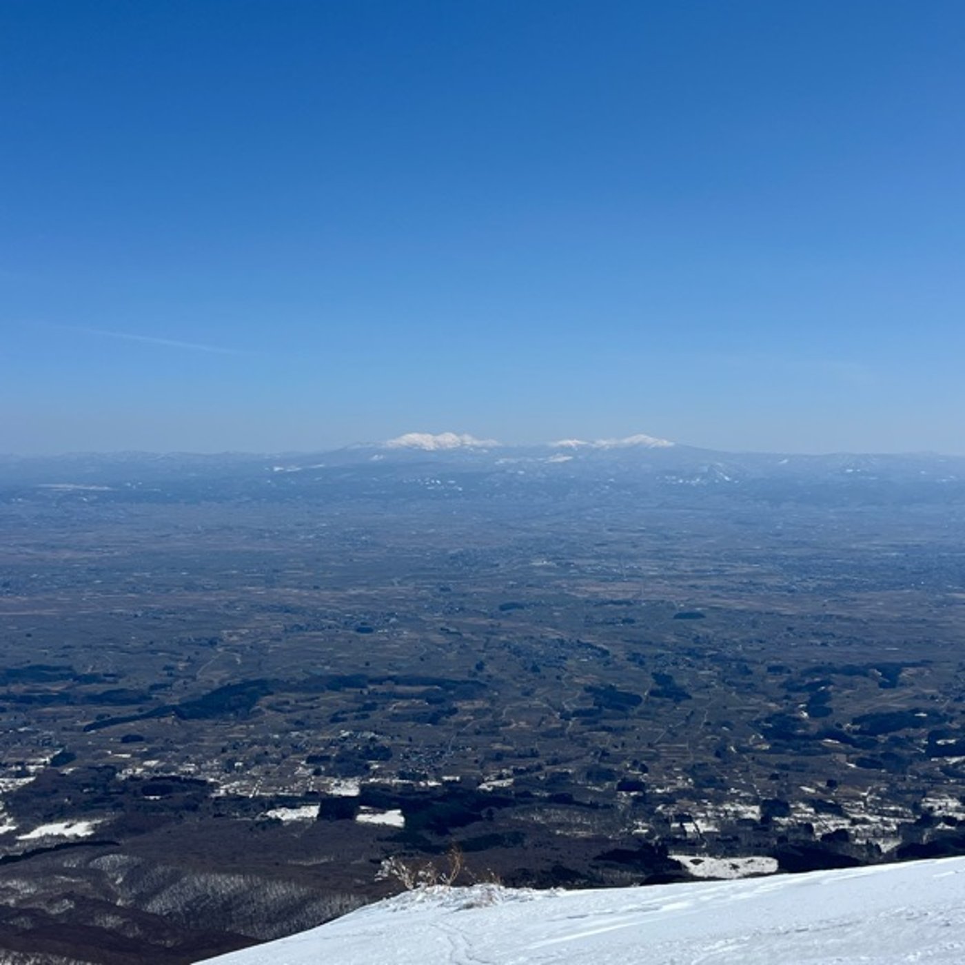 #1022【春の東北スノーキャラバン】熊の足跡と岩木山