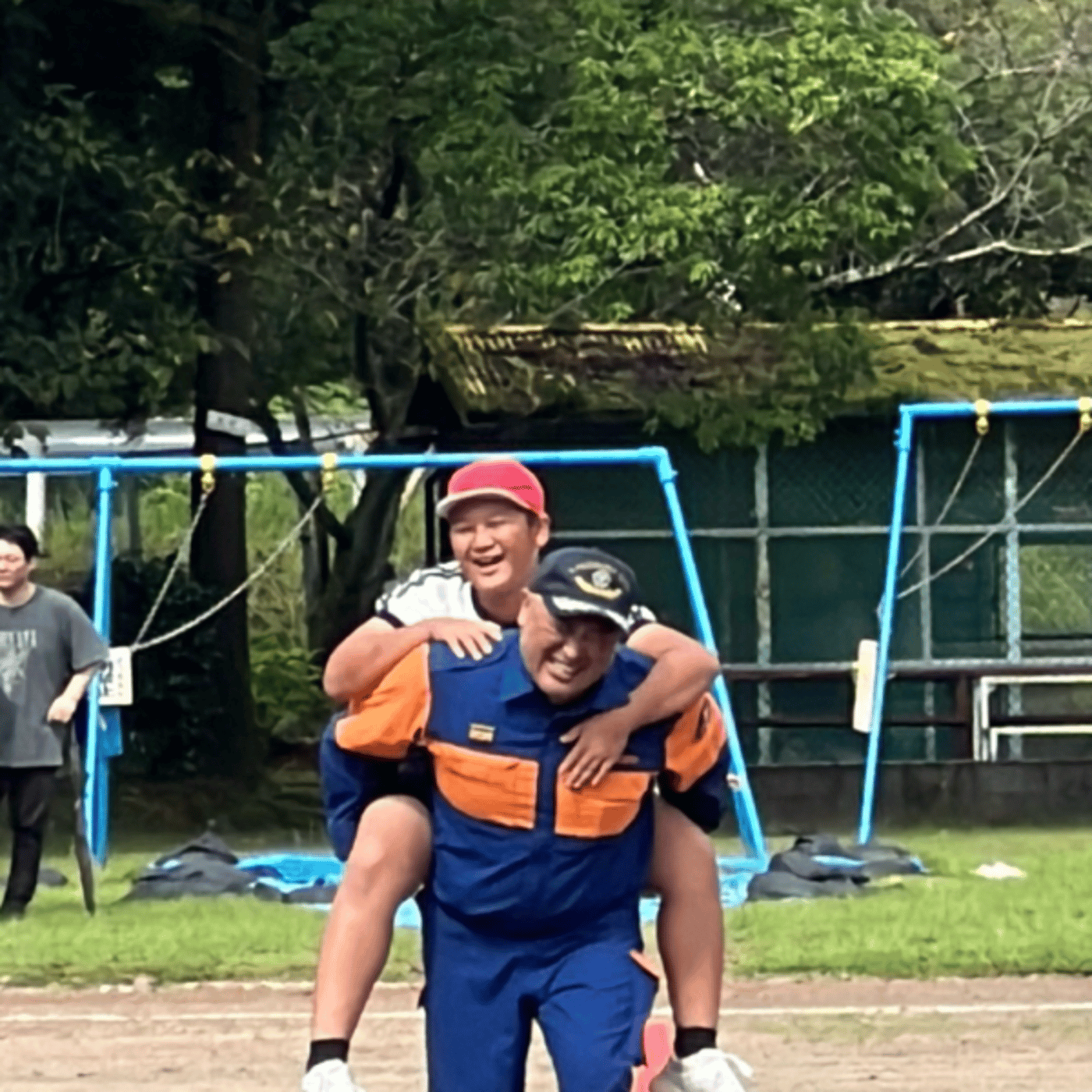 #512  傘を差しながら孫の運動会、アーカイブを残すか迷う話