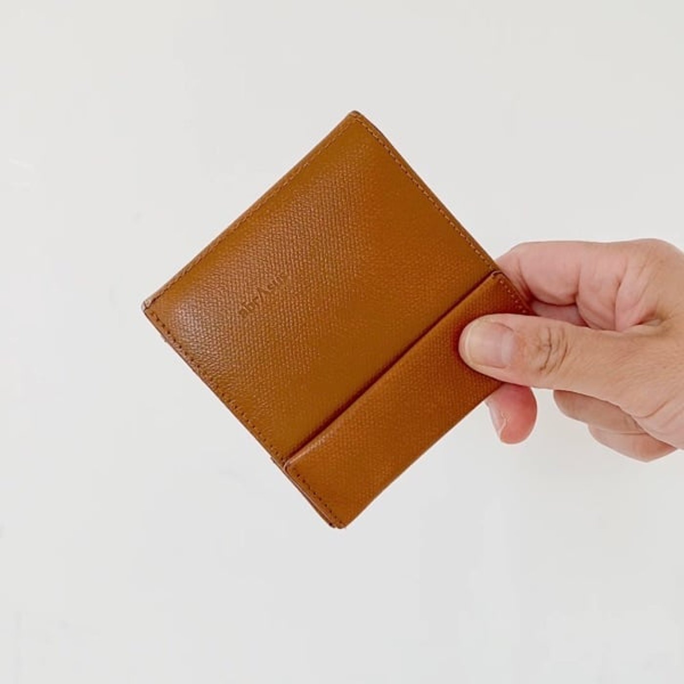 ミニマリストが持ち歩くカバンの中身とは