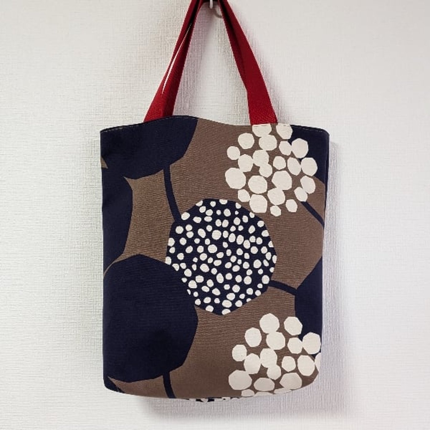 コモバックとコモトート出来上がりました。インスタライブやります。