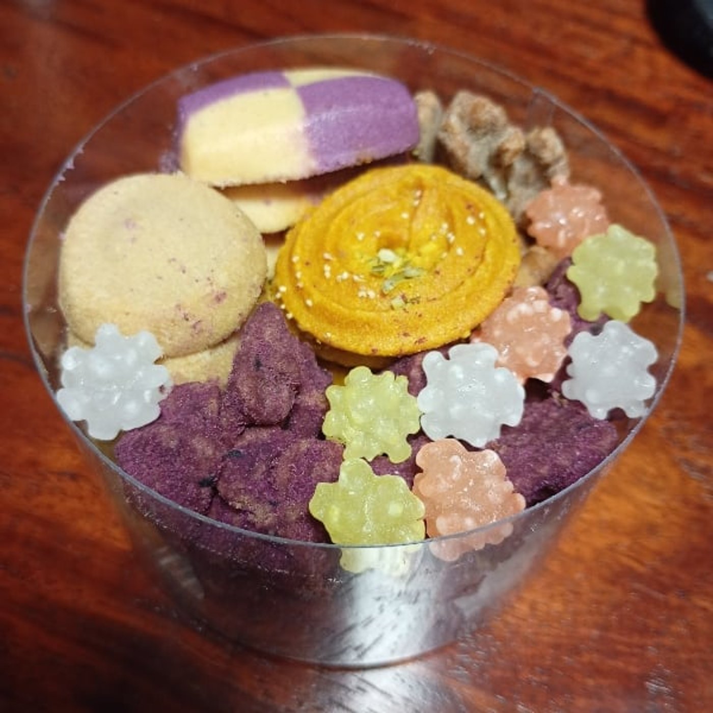 黒ペン画家のよしかわはるかでした！