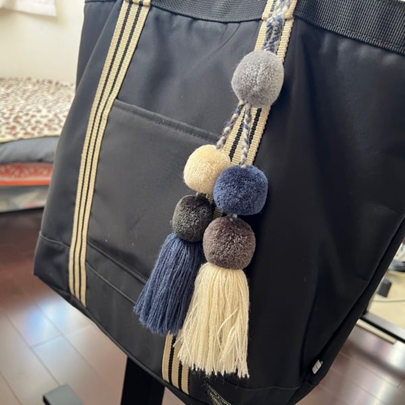 ポンポン・フサフサは厄払いのお守り