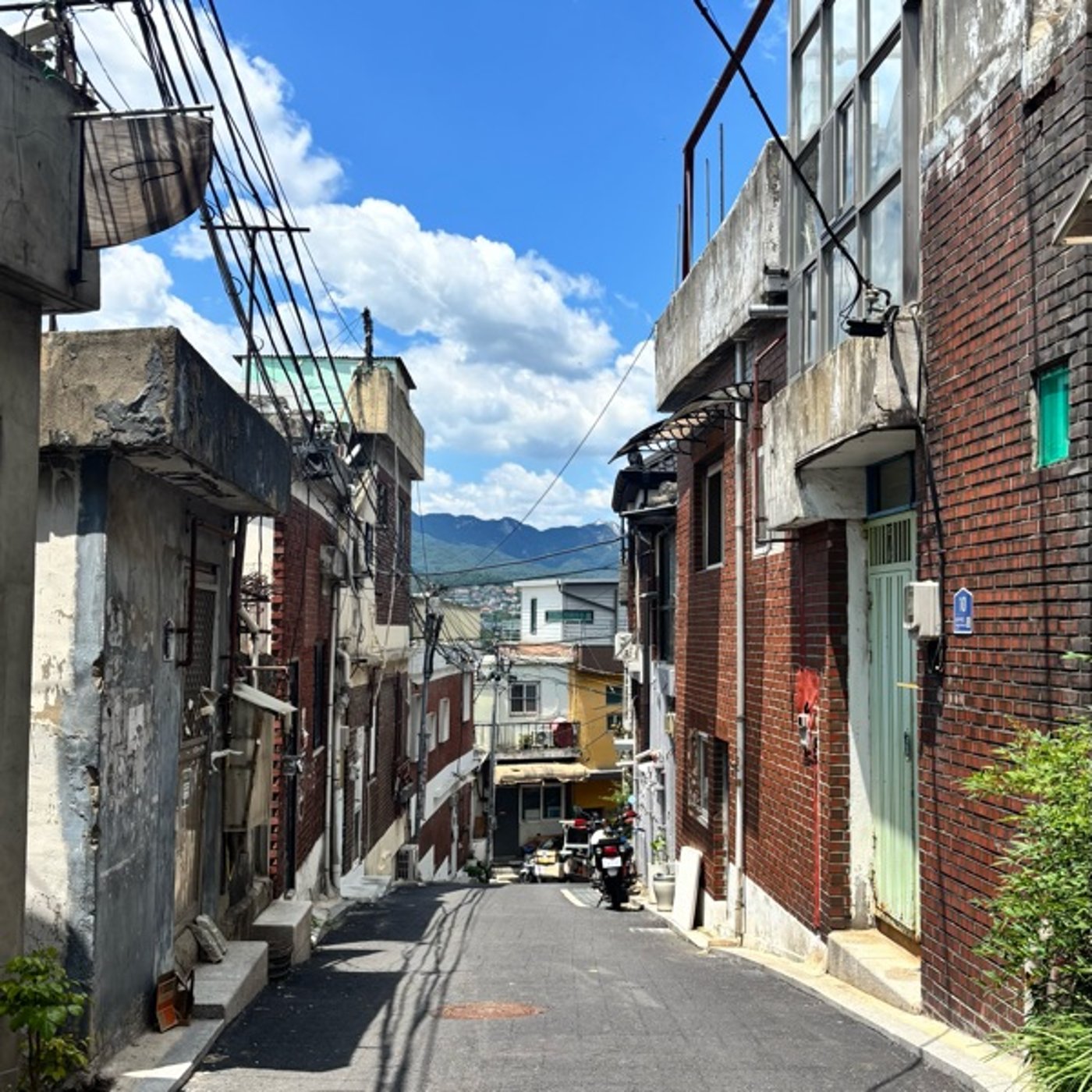 坂の途中に細胞みたいな街があった　　in Seoul episode artwork